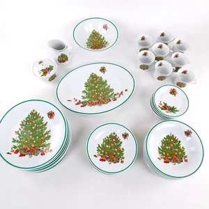 Fairfield China Yuletide pattern, Christmas Tree, setting for 8, 44 pieces - Picture 1 of 16