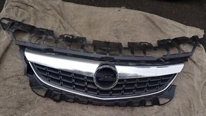 Vauxhall Astra mk6 J 2009 -2012 front bumper top upper grill grille DAMAGED - Picture 1 of 12