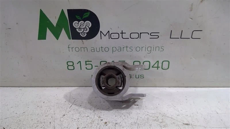 2019-2021 CHEVROLET EQUINOX 84110416 ПЕРЕДНИЙ НИЖНИЙ РЫЧАГ УПРАВЛЕНИЯ ЗАДНЯЯ ВТУЛКА OEM - Изображение 1 из 4