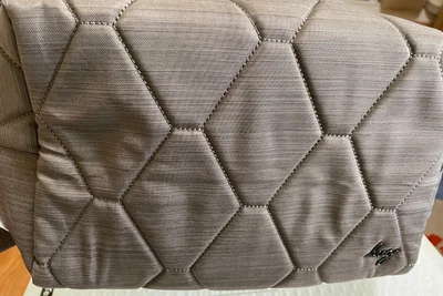 Estuche cosmético grande acolchado marrón nogal Lug Bumper con rayas - Nuevo con etiquetas Foto 1 de 4