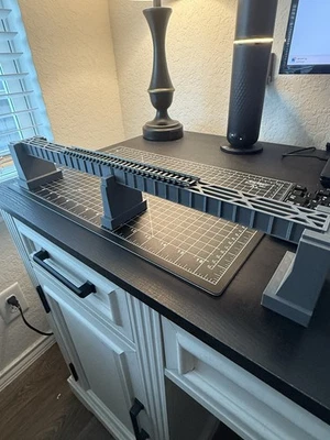 "Puente estilo caja viga de acero 19 3/4"" de largo, 3,25"" de alto a la cama, pilares de hormigón" Foto 1 de 4