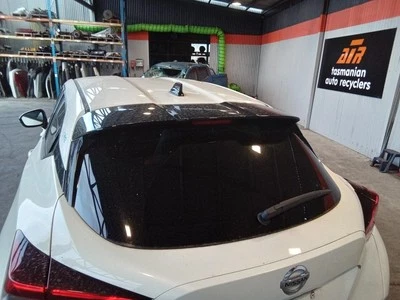 NISSAN JUKE 03/20-2025 ANTENNA BLACK SHARK FIN TYPE F16 - image 1 of 4