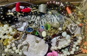 Lotto bigiotteria costume tenuta squisita fascia alta collana ciondolo anello bracciale mix - Foto 1 di 9
