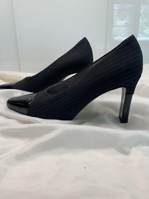 ESCADA PATENT LEATHER POINTED TOE WOOL PIN STRIP PATTERN PUMP, ITALY, 39/8.5 - Image 1 of 4