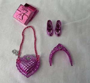 Vintage Barbie 90er Geburtstag Party Zubehör Handtasche Diadem Schuhe Geschenk - Bild 1 von 9