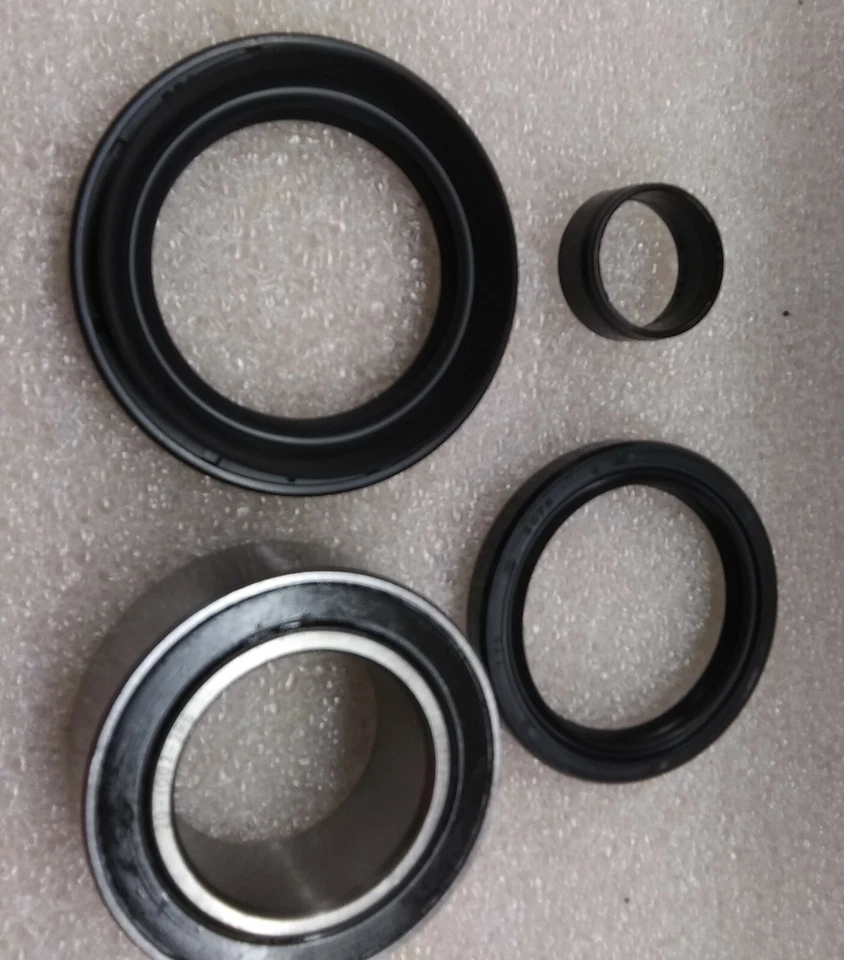 HONDA FOURTRAX 300 4X4 1988 - 2000 前轮轴轴承套件 1003 — 第 1/1 张图片