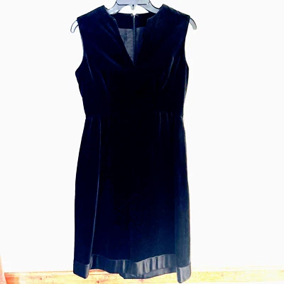 Vestido de coquetel de alta costura vintage anos 60 Shannon Rodgers para Jerry Silverman veludo preto - Imagem 1 de 4