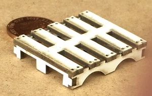 Single Wooden Made Up Pallet Tumdee 1:12 Scale Dolls House Miniature Accessory - Picture 1 of 4