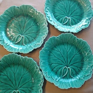 Wedgwood Vintage Plates set of 4 pieces Green Used Beautiful Leaf Decorated 20cm - Picture 1 of 12