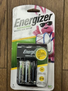 Energizer Recharge Basic AA/AAA NiMH Ladegerät mit 2 AA Akkus - Bild 1 von 14