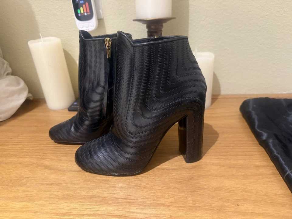 New Salvatore Ferragamo Hand Made In Italy Black Boots Eu 37 Us 7 - Image 1 of 4