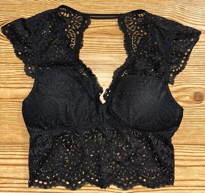Bralette de encaje negro acolchado talla pequeña Abercrombie & Fitch X Gilly Hicks Foto 1 de 4