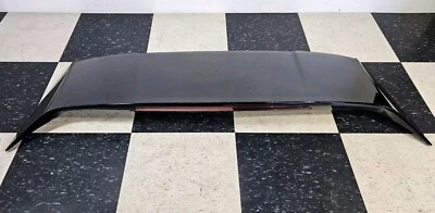 Alerón trasero superior Mazda 3 2019-2021 con tercera luz de freno OEM Foto 1 de 4