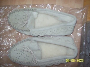 ladies moccasin slippers size 3 / 36 - Picture 1 of 2