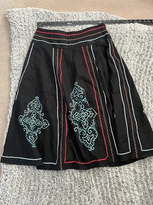 Falda acampanada Saint Tropez West para mujer bordada forrada mezcla de lino negra talla 8 Foto 1 de 4