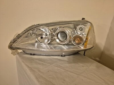 2001-03 Honda Civic Left Projector Headlight Assembly w/Bulbs TYC 33151-S5P-A01 - Image 1 of 4