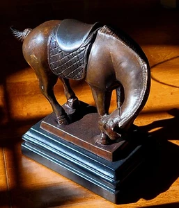 Tang Dynasty War Horse Heavy Bronze Sculpture On Wood Base Head Down 7.5Hx8Lx4W - Picture 1 of 14