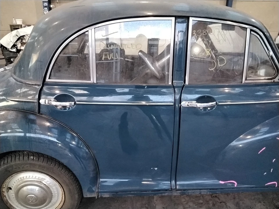 REAR DOOR RH MORRIS MINOR 1000 BLUE  4 DOOR SALOON - Image 1 of 4
