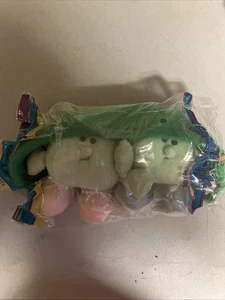 Avon Somersaults Pals One Two Green Peas Pod Stuffed Animal Plush Vintage 1986 - Picture 1 of 2