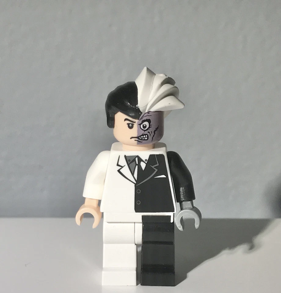 Lego: Batman - Two-Face 7781 Minifigure Figure BRAND NEW Black & White Suit - Image 1 of 1