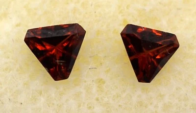 2 Faceted Pyrope Garnet .64 carat Total weight Trillion Gemstones - Image 1 of 4