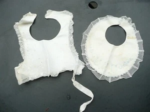 2 bavoirs ancien en coton brodé jamais utilisé - Imagen 1 de 7