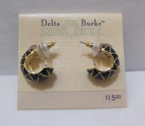 "Aretes tipo aro DELTA BURKE 3/4"" esmalte negro estrás tono dorado NUEVOS SIN CAJA"  - Imagen 1 de 11