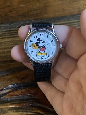 Часы Disney Lorus Mickey Mouse черный кожаный ремешок винтажные *требуется аккумулятор* - Изображение 1 из 4