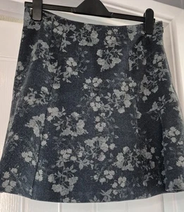 Banana Republic Washed Affect Lined Skirt. Knee Length A Line Concealed Side Zip - Picture 1 of 3