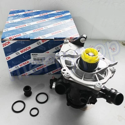 06H121026DD Bosch Water Pump Thermostat Housing For Audi A3 A4 A6 VW 1.8T 2.0T Foto 1 de 4