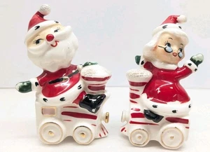 RARO Vintage Papá Noel y la señora Claus tren de montar sal pimienta agitador Japón figura - Imagen 1 de 18