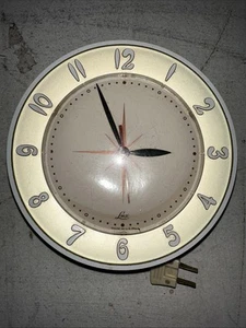 Mid-Century Modern Lux Wall Clock Gold Tan Retro Vintage 8.5” Mad Men Era - Picture 1 of 2
