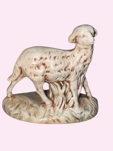 Estatuilla de oveja de cerámica Atlantic Mold pintada a mano marrón crema - Imagen 1 de 5