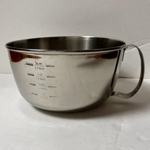 Vintage West Bend 2.5 Quart Grip-N-Whip Stainless Steel Mixing Bowl W Handle USA - Picture 1 of 16
