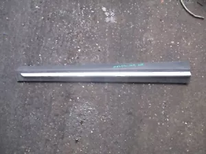 Mazda CX 3 MK1 NS 2020 lado del pasajero puerta inferior delantera moldura moldura D10E51RB1 - Imagen 1 de 4