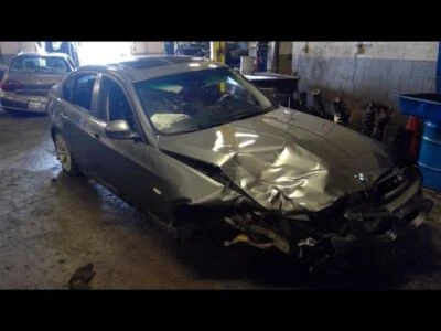 Sedán trasero de nudillo/talón para pasajero mercado de Canadá compatible con BMW 323i 170142 09-11 Foto 1 de 4