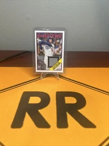 2023 TOPPS SERIES ONE CODY BELLINGER GAME USED MEMORABILIA PATCH RELIC 1988 CARD - Picture 1 of 7