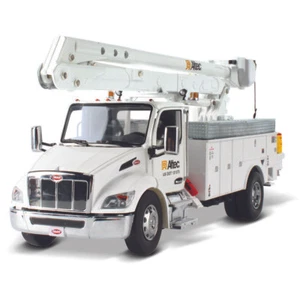 Diecast Masters 71105 Peterbilt 536 Aerial Service Truck & Altec AA55 1/32 Scale - Picture 1 of 12