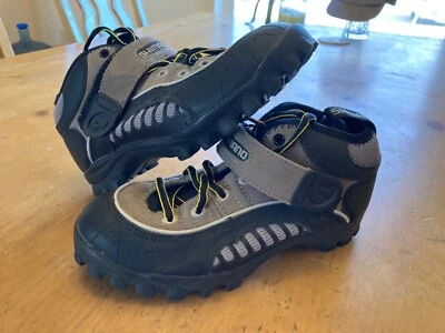 Sapatos masculinos Shimano 3/4 cano alto 5 MTB - Imagem 1 de 4