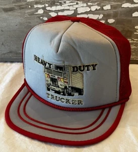 Gorra Trucker Vintage Heavy Duty Trucker Gris con Borde Rojo y Malla Años 80 - Imagen 1 de 9
