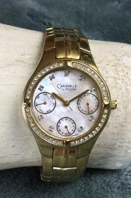 Reloj cronógrafo de acero inoxidable resistente al agua Caravelle by Bulova para mujer Foto 1 de 4