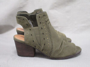 Baretraps Sandals Womens 9 Green Blocked Heel Izzie Peep Toe Boots Studds Ladies
