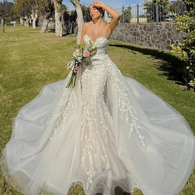 Tulle Wedding Dresses Lace Appliques Sleeveless with Detachable Train Lace-up - Image 1 of 4