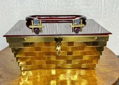 Cartera de Colección Años 50 Dorset Rex 5th Ave Oro Metal Tejido Caja Rojo Lucite Mango Superior Foto 1 de 4