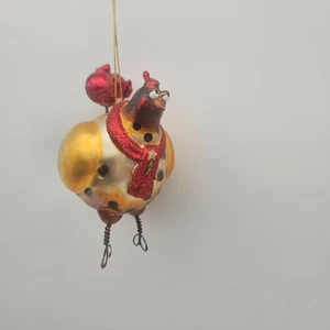 Pollo ornamento in vetro soffiato con uccellino rosso sul retro - Foto 1 di 7
