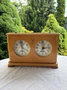 Jantar Amber MChZ Vintage USSR Russian Tournament Wooden Chess Clock SERVICED - Picture 1 of 17