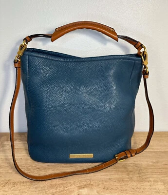 Bolso Hobo Grande Marc By Marc Jacobs Softy Saddle Cuero Azul Minorista $468 Foto 1 de 4