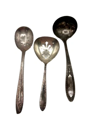 LOTE DE COLECCIÓN 3 cucharas ranuradas para servir sopa cucharón aperitivo aceitunas grabadas AN26 Foto 1 de 4