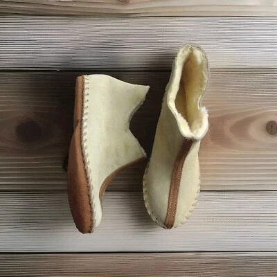 NWOT handcrafted suede and lambswool slipper boots size 7-8 VTG - Image 1 of 4