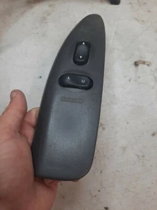 1997-2002 FORD EXPEDITION RIGHT FRONT WINDOW SWITCH ASSEMBLY - Picture 1 of 2